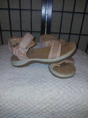 Rockport Blush Pink Adjustable Strap Sandals